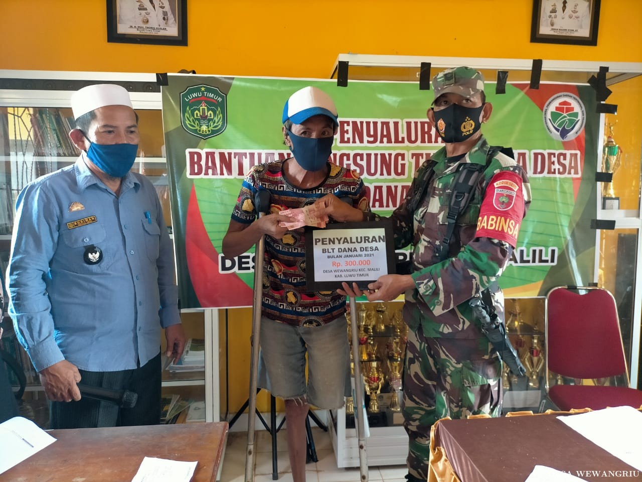 Penyaluran BLT-DD - (Ada 3 foto)